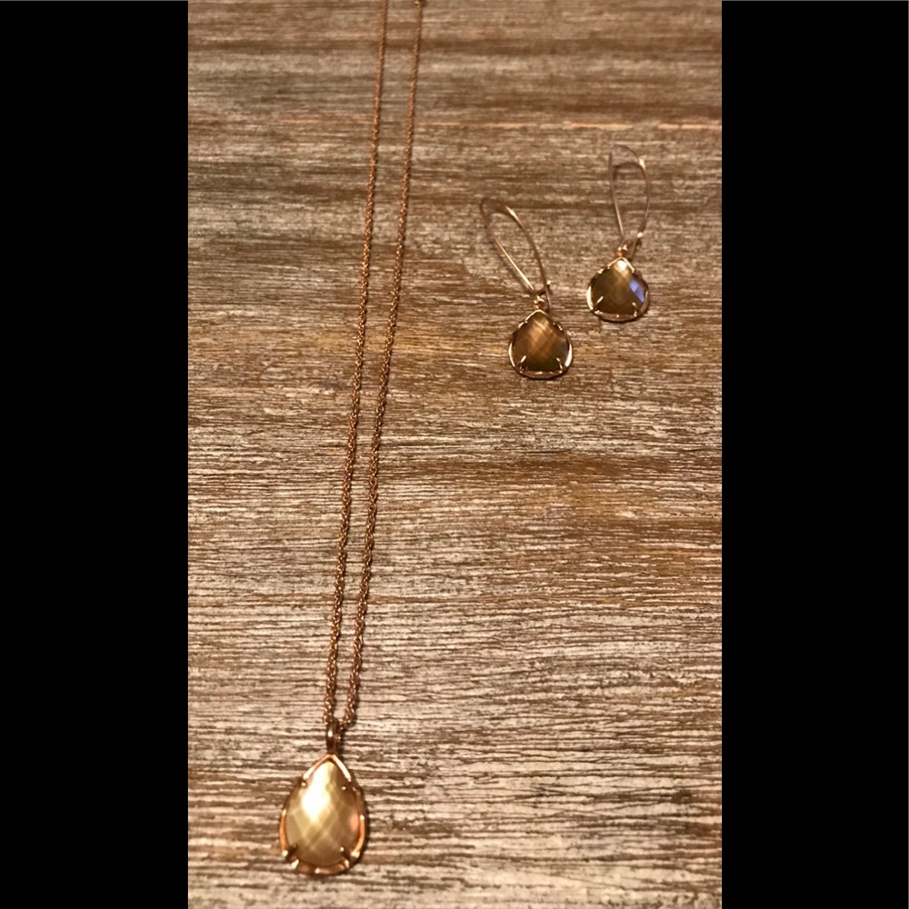 Kendra Scott rose gold necklace and earrings set